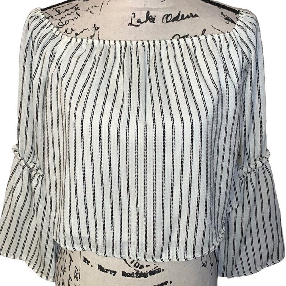 ALTAR'D STATE off-white black striped crop top‎ Small nwt